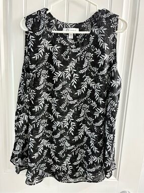 Cristina B Black Floral-Leaf Sleeveless Tank